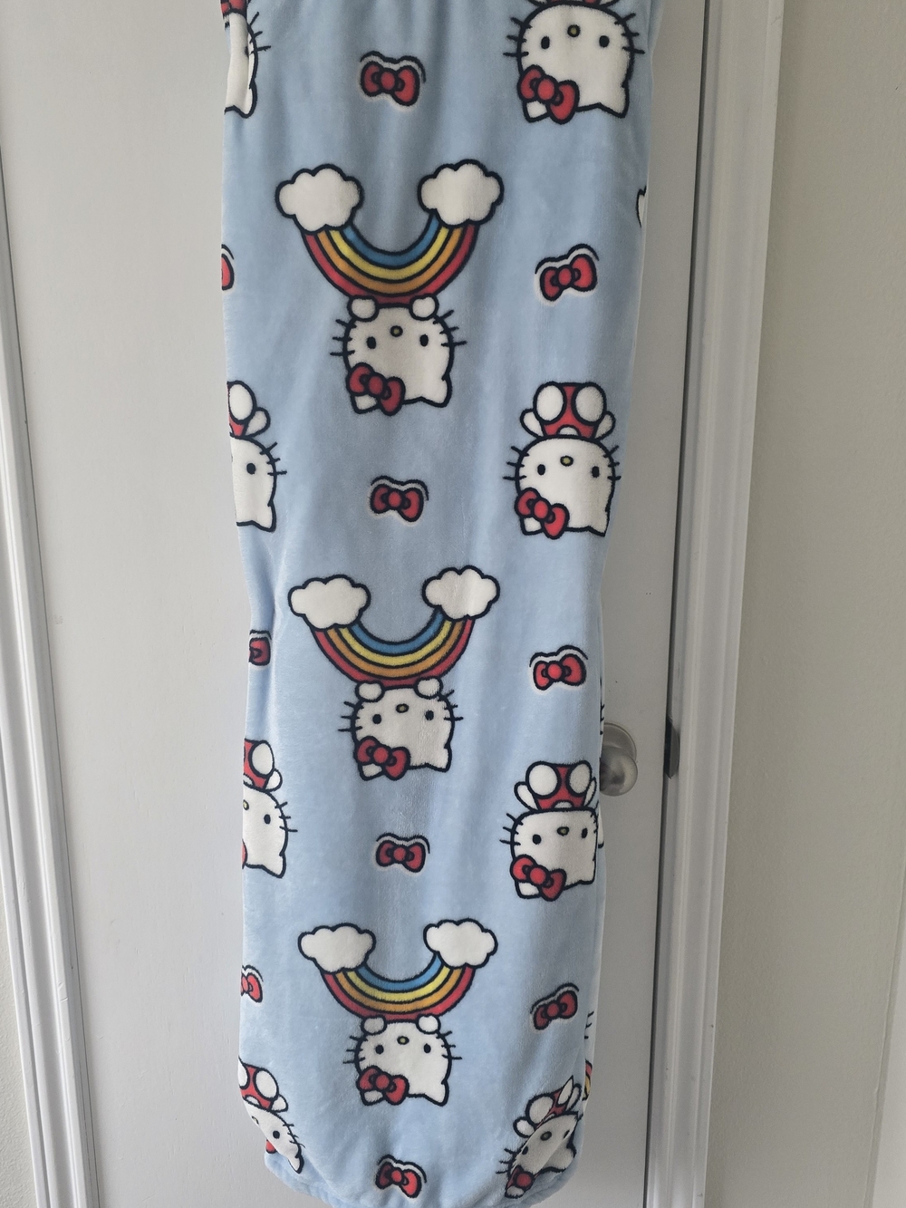 Hello Kitty Light Blue and Red Twin Cloud Throw